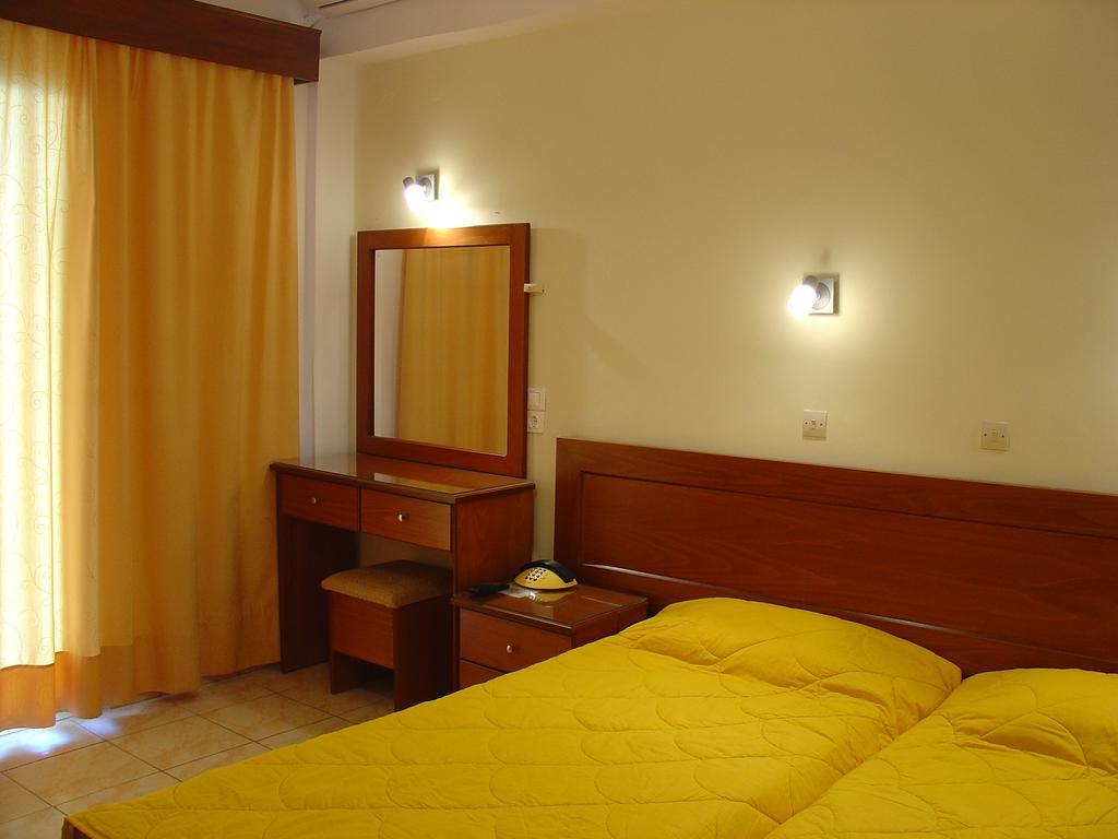 Golden Sands Hotel Agios Georgios  ห้อง รูปภาพ